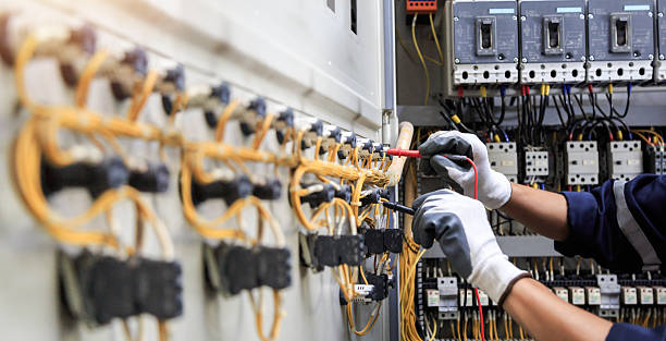 Professional Electrician technician working in Nichols Hills, OK